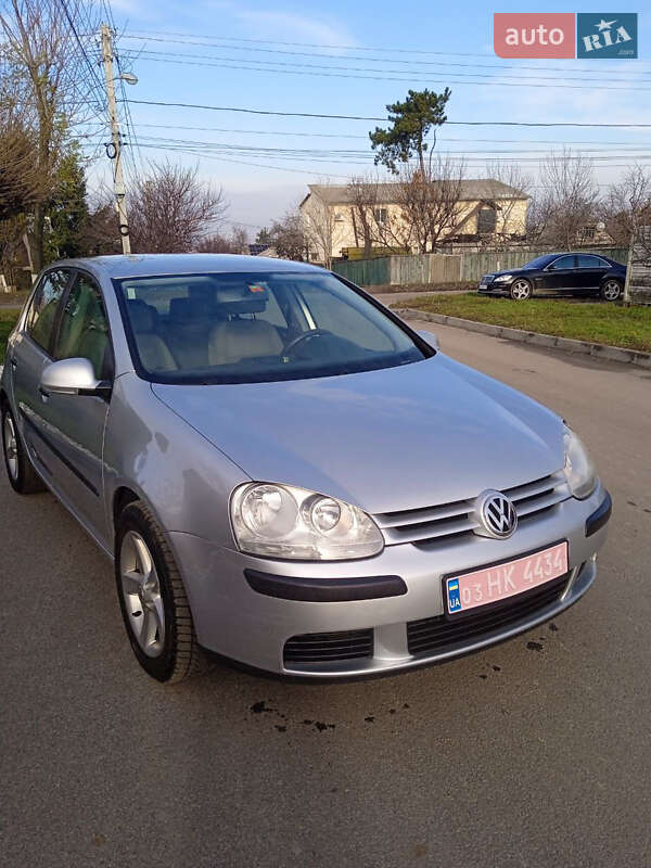 Хетчбек Volkswagen Golf 2005 в Харкові