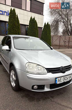 Хетчбек Volkswagen Golf 2003 в Дніпрі