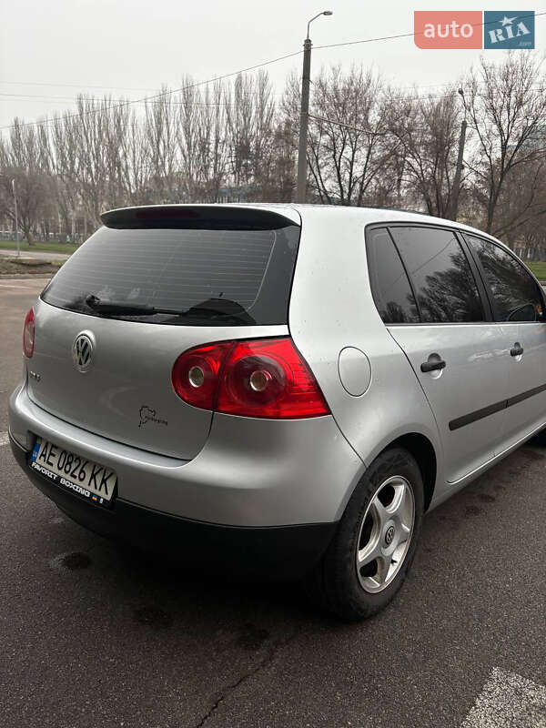 Хэтчбек Volkswagen Golf 2003 в Днепре
