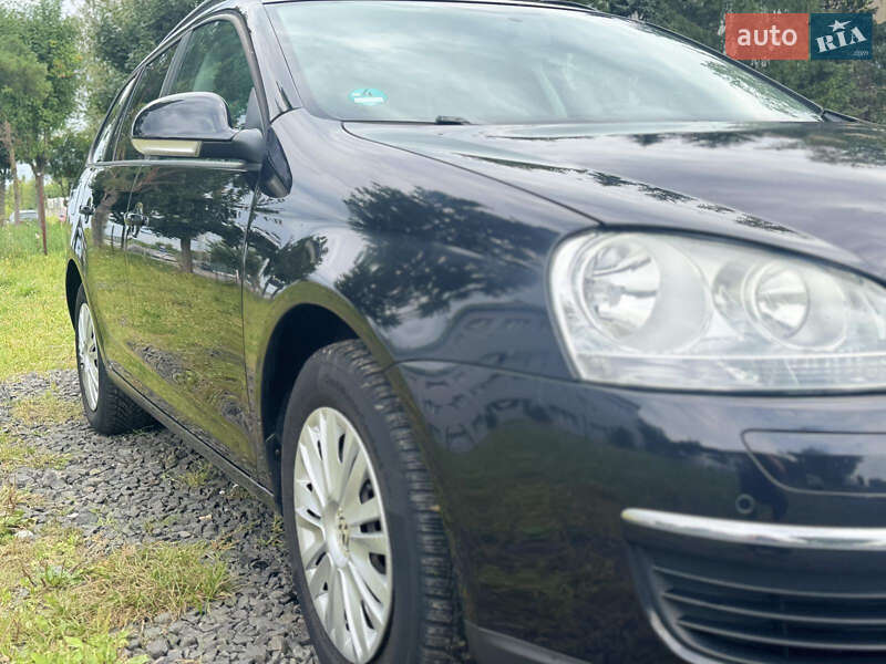 Универсал Volkswagen Golf 2009 в Луцке