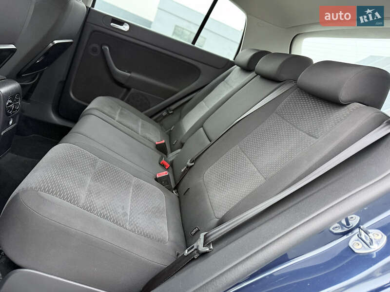 Хэтчбек Volkswagen Golf 2009 в Владимире