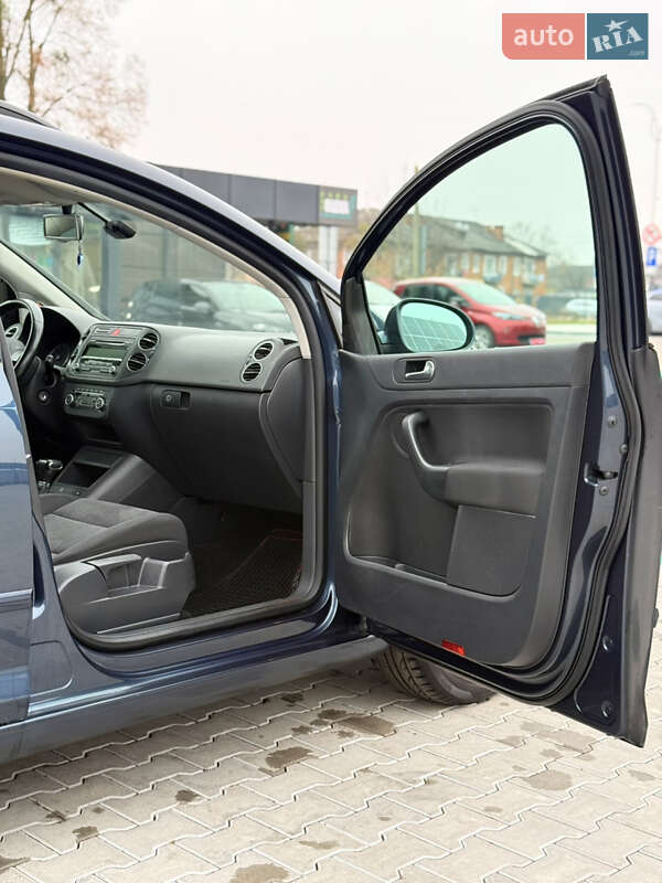 Хэтчбек Volkswagen Golf 2009 в Владимире