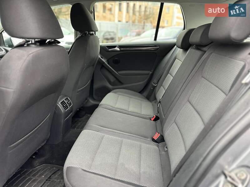 Хэтчбек Volkswagen Golf 2011 в Виннице