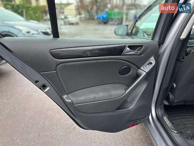 Хэтчбек Volkswagen Golf 2011 в Виннице