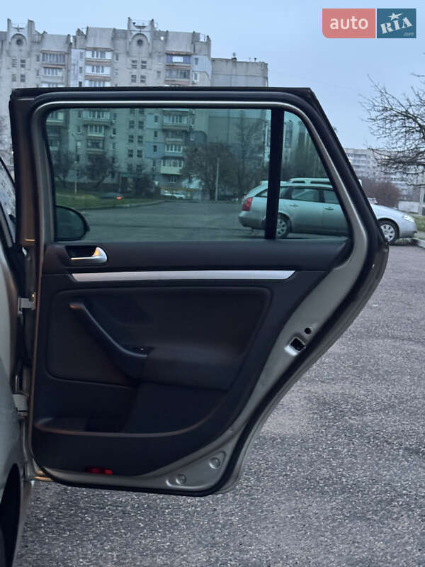 Универсал Volkswagen Golf 2012 в Черкассах