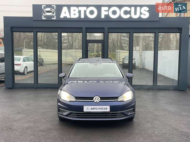 Універсал Volkswagen Golf 2017 в Києві