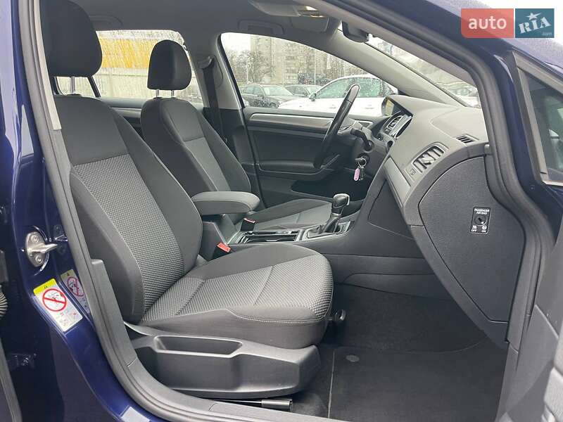 Універсал Volkswagen Golf 2017 в Києві