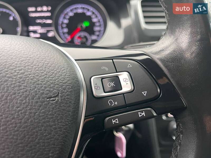 Універсал Volkswagen Golf 2017 в Києві