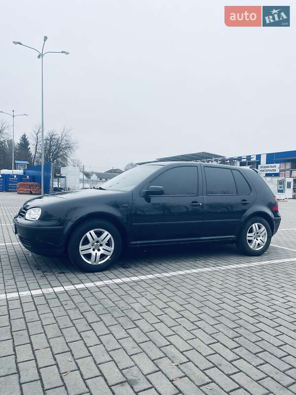 Хетчбек Volkswagen Golf 2002 в Коломиї