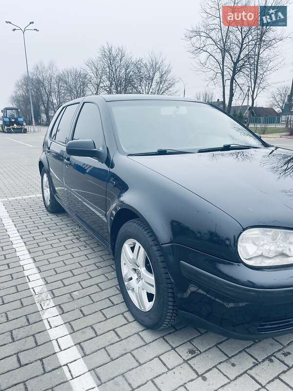 Хетчбек Volkswagen Golf 2002 в Коломиї