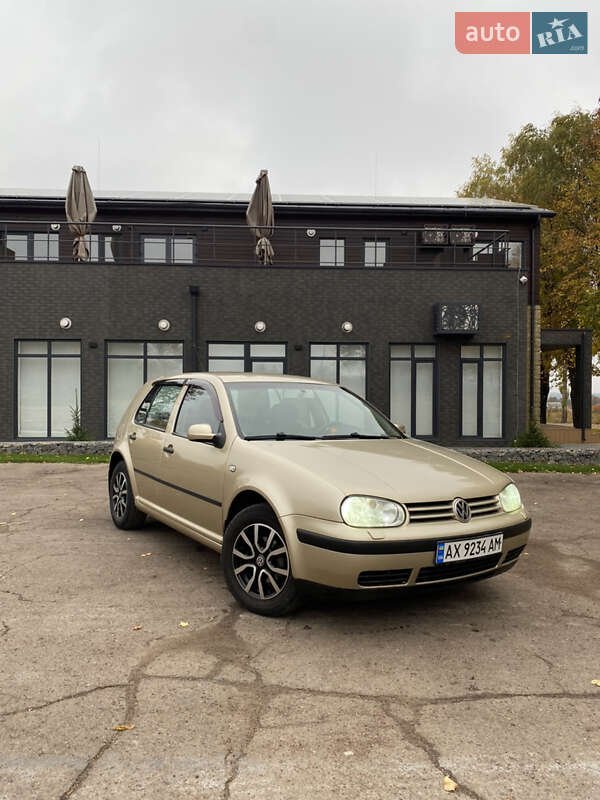 Volkswagen Golf 2003