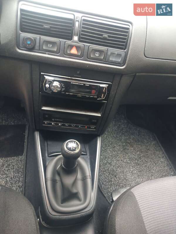 Хэтчбек Volkswagen Golf 2001 в Житомире фото 4 Хэтчбек Volkswagen Golf 2001 в Житомире
