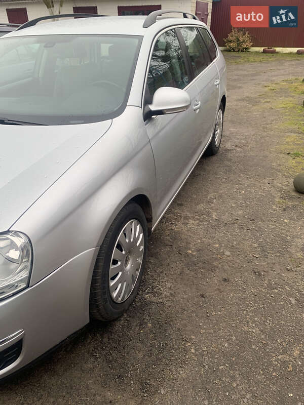 Универсал Volkswagen Golf 2009 в Козине