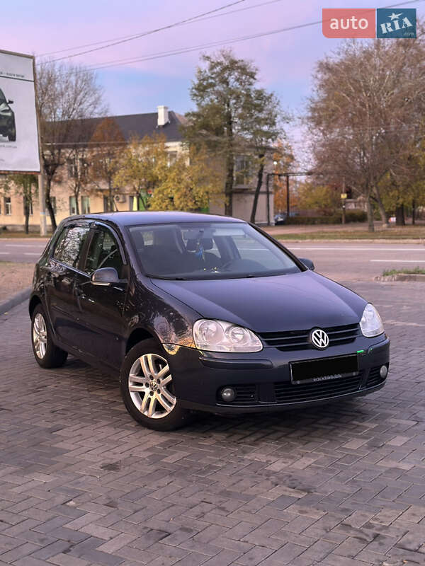 Хетчбек Volkswagen Golf 2008 в Кам'янському