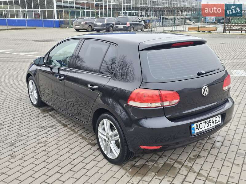 Хэтчбек Volkswagen Golf 2009 в Сумах