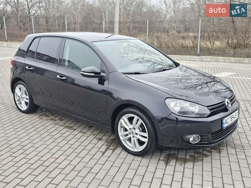 Хэтчбек Volkswagen Golf 2009 в Сумах