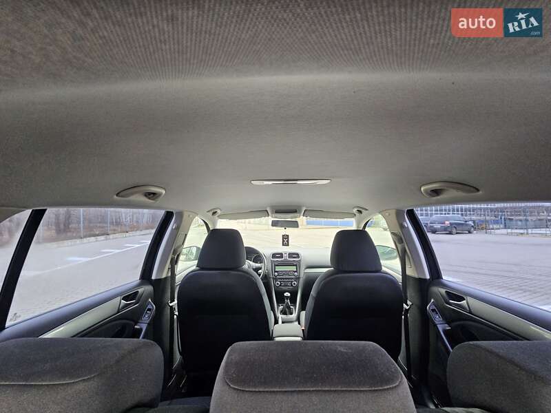 Хэтчбек Volkswagen Golf 2009 в Сумах