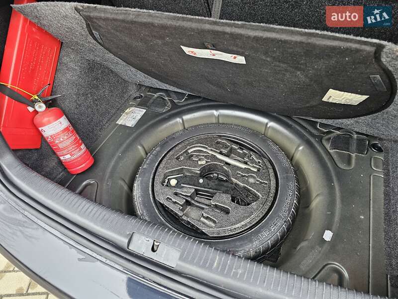 Хэтчбек Volkswagen Golf 2009 в Сумах