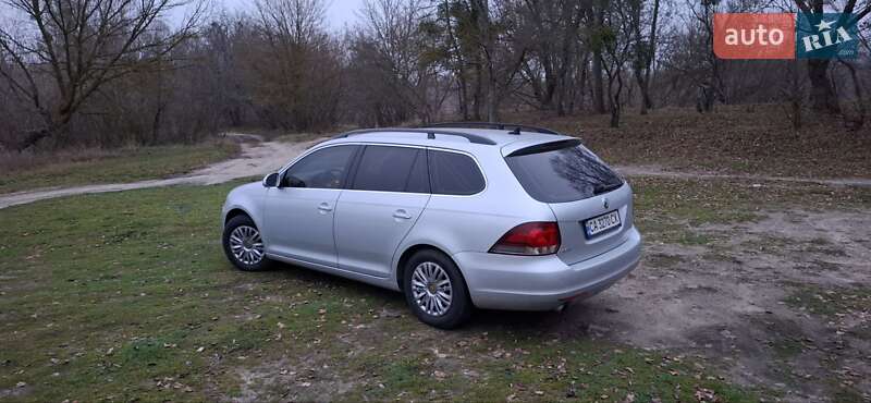 Універсал Volkswagen Golf 2011 в Корсунь-Шевченківському