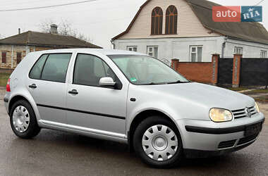 Хэтчбек Volkswagen Golf 2003 в Ахтырке