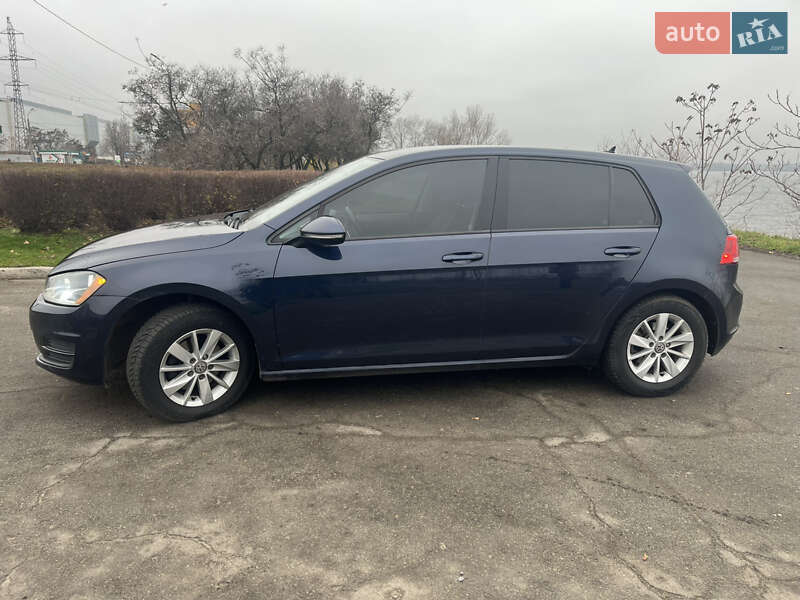 Хетчбек Volkswagen Golf 2015 в Дніпрі