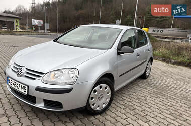 Хэтчбек Volkswagen Golf 2006 в Могилев-Подольске