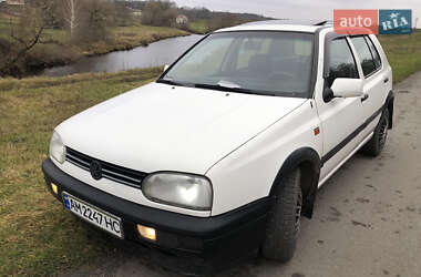 Хетчбек Volkswagen Golf 1996 в Любарі