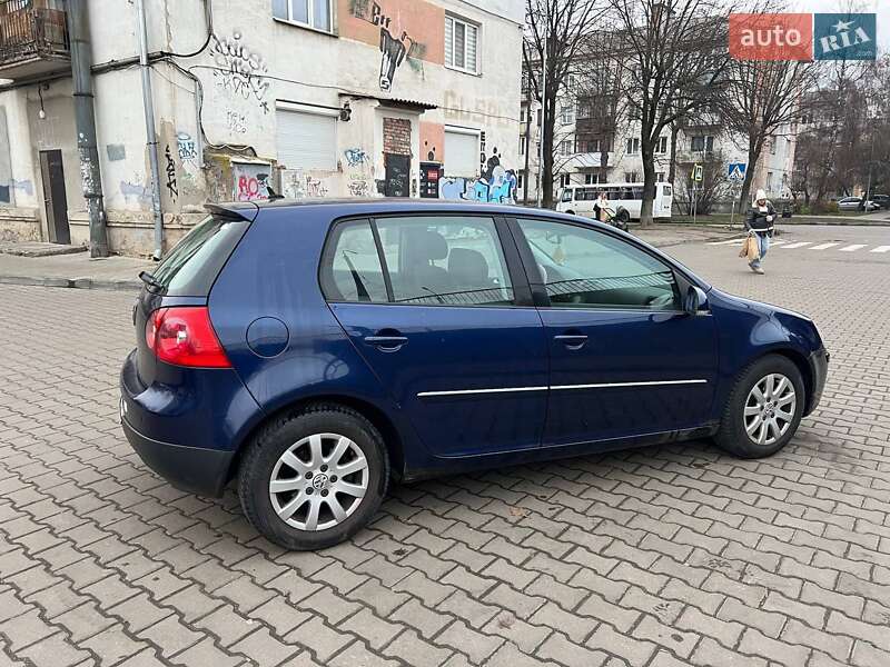 Хэтчбек Volkswagen Golf 2006 в Луцке
