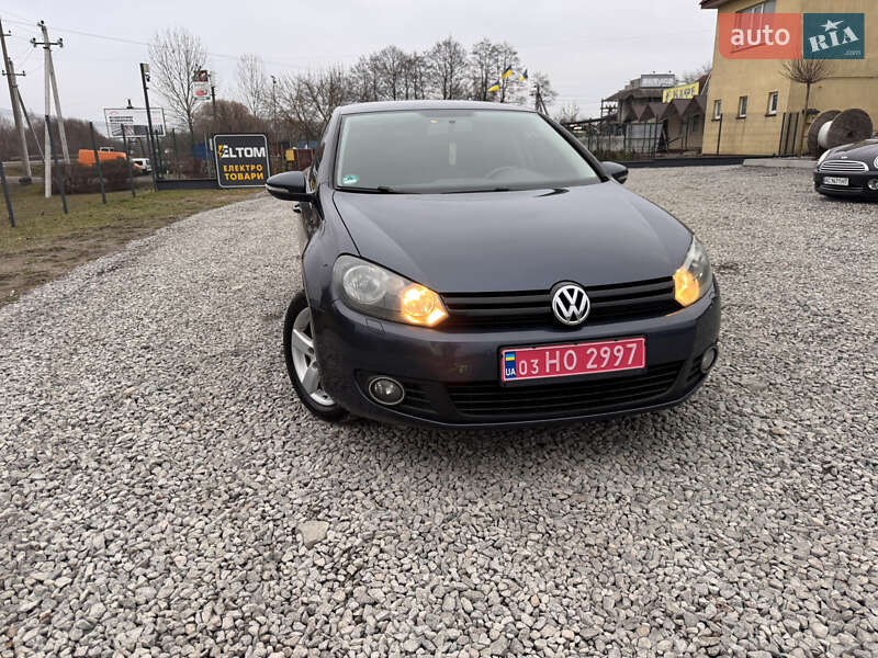 Хэтчбек Volkswagen Golf 2010 в Ковеле