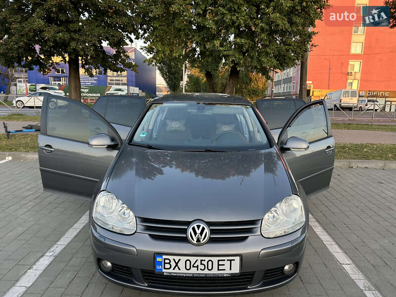 Хэтчбек Volkswagen Golf 2008 в Хмельницком