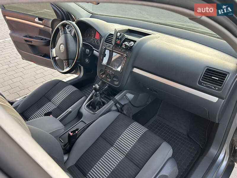 Хэтчбек Volkswagen Golf 2008 в Хмельницком