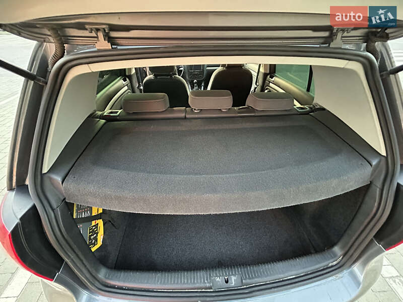 Хэтчбек Volkswagen Golf 2008 в Хмельницком