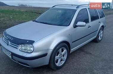 Универсал Volkswagen Golf 2002 в Тростянце