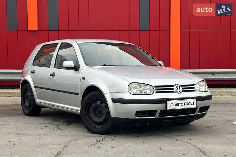 Volkswagen Golf 2003