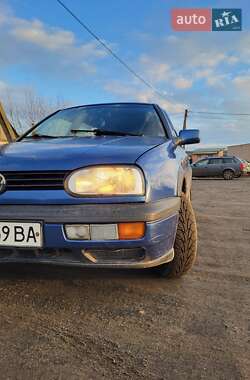 Хетчбек Volkswagen Golf 1995 в Ратному