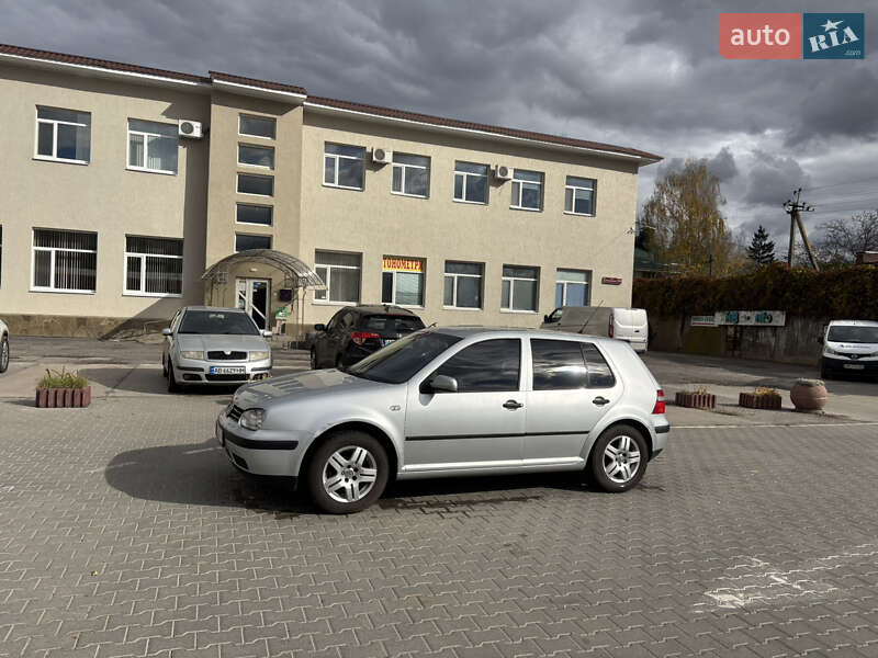 Volkswagen Golf 2003