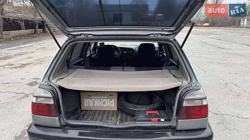 Хэтчбек Volkswagen Golf 1994 в Дунаевцах