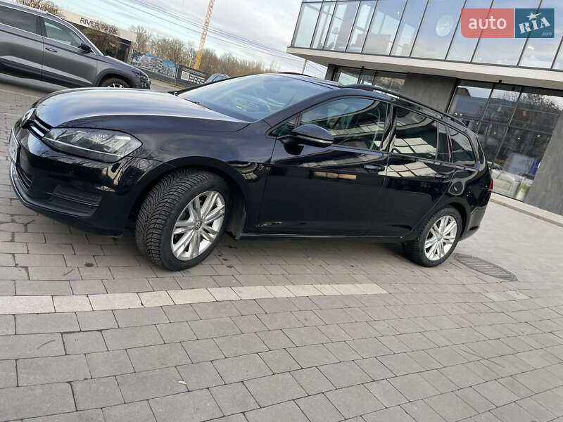Универсал Volkswagen Golf 2016 в Ужгороде