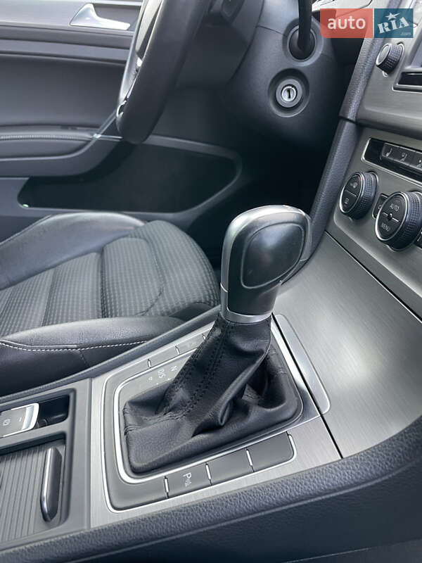 Универсал Volkswagen Golf 2016 в Ужгороде