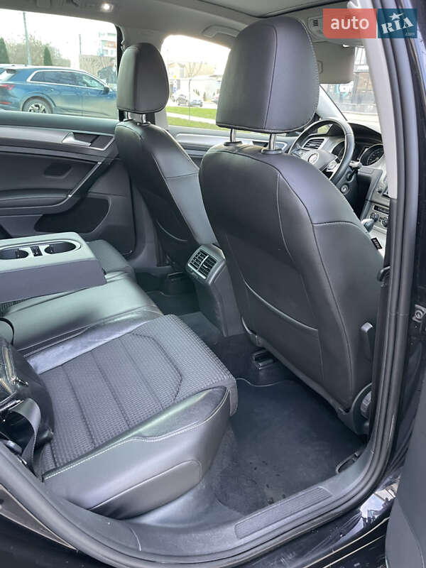 Универсал Volkswagen Golf 2016 в Ужгороде