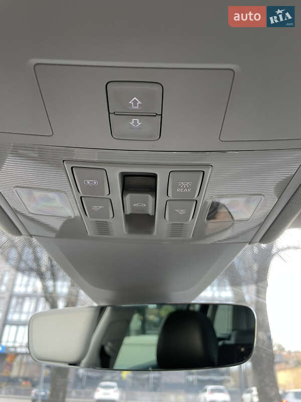 Универсал Volkswagen Golf 2016 в Ужгороде