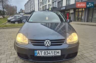 Хетчбек Volkswagen Golf 2005 в Львові