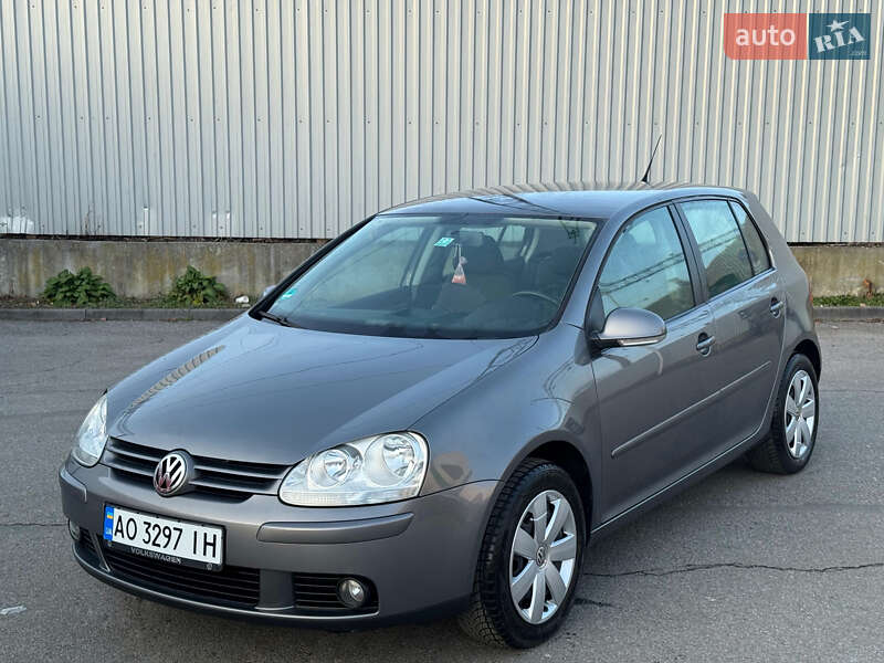 Хетчбек Volkswagen Golf 2007 в Сваляві