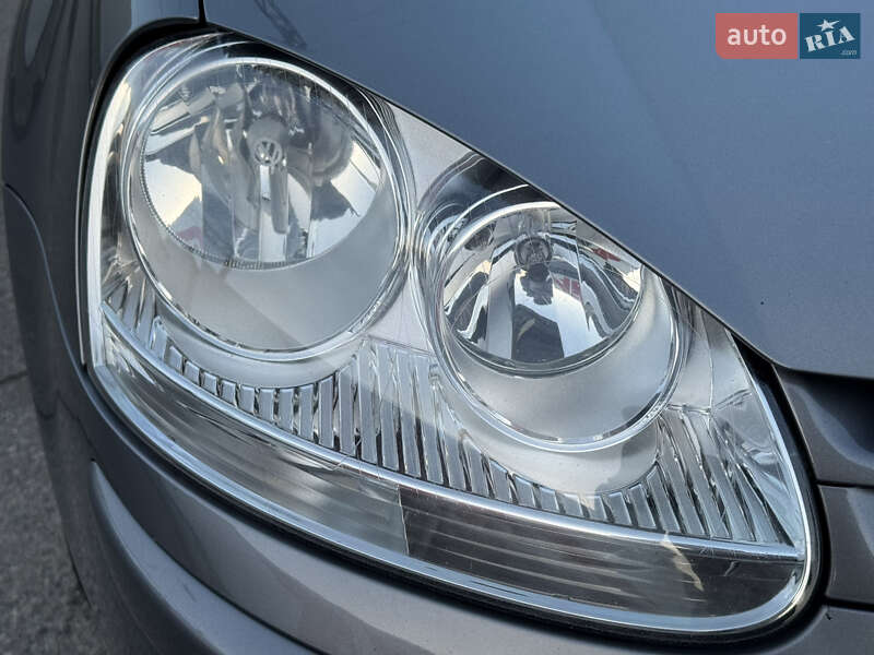 Хетчбек Volkswagen Golf 2007 в Сваляві