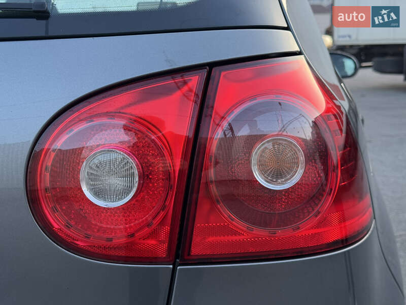 Хетчбек Volkswagen Golf 2007 в Сваляві