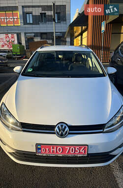 Універсал Volkswagen Golf 2018 в Чернігові