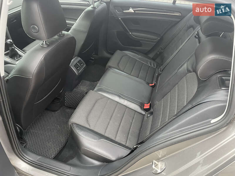 Універсал Volkswagen Golf 2016 в Вишневому