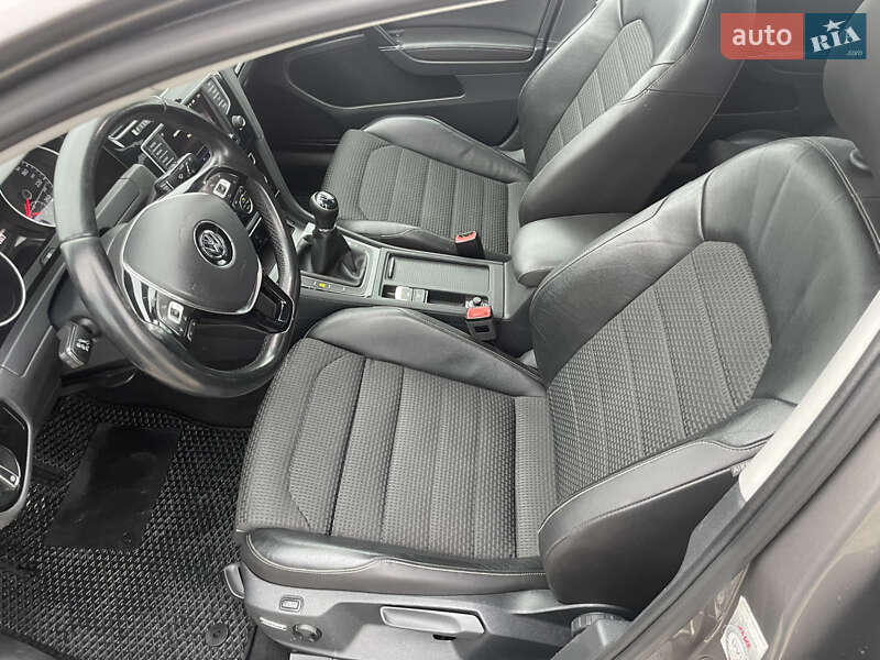 Універсал Volkswagen Golf 2016 в Вишневому