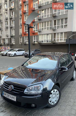 Хэтчбек Volkswagen Golf 2004 в Одессе