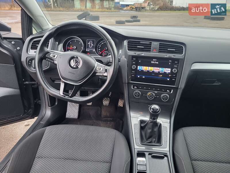 Универсал Volkswagen Golf 2018 в Нововолынске
